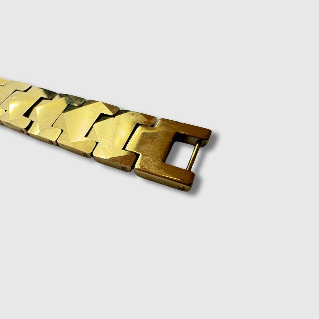 Fold Over Clasp of magnetic bracelet